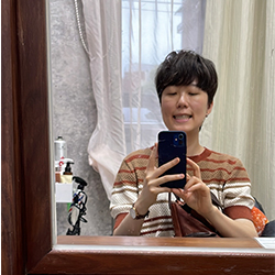 洪○